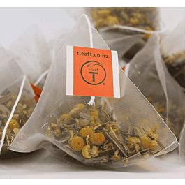 Pyramid teabag - Honeyed Chamomile with NZ Kawakawa t leaf T